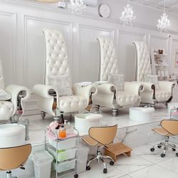Wink & Polish Nails and Lashes Lounge - Pedicure station is like a palace! I feel like a queen!