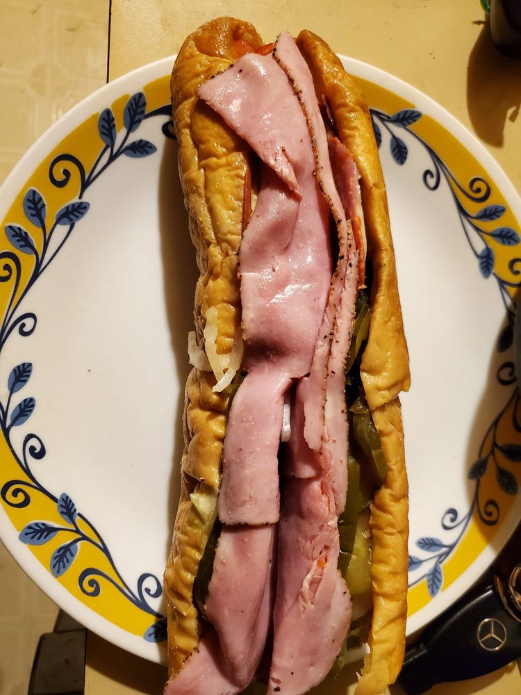 COUNTRY SIDE MARKET & DELI Updated September 2024 14 Photos 27215