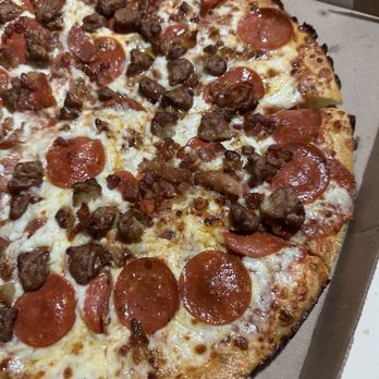 Little Caesars Pizza - Soupy toppings, undercooked - Pizza Near Me - Cedar Springs, Michigan