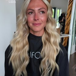 The Collective Salon - One size doesn't fit all. Get perfectly blended extensions with the fullness, brightness, and confidence you've been missing.