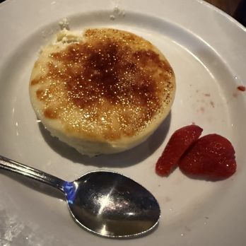 Yard House - Cheesecake Brûlée, don't knock it until you've tried it - Vegetarian Near Me - Burbank, California Yard House - Cheesecake Brûlée, don't knock it until you've tried it - Vegetarian Near Me - Burbank, California