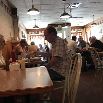 Stephanie's Family Restaurant - Inside lunch crowd - Diners Near Me - Bath, New York Stephanie's Family Restaurant - Inside lunch crowd - Diners Near Me - Bath, New York