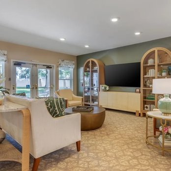 Dale Commons - Retirement Homes Near Me - Modesto, California