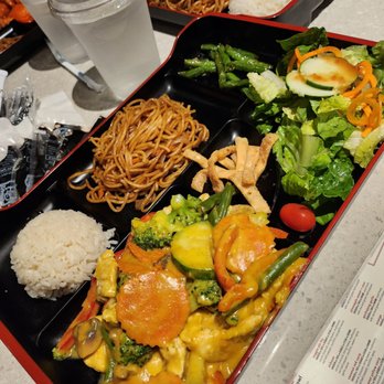 Bento - Curry chicken bento box - Japanese Near Me - Dania Beach, Florida Bento - Curry chicken bento box - Japanese Near Me - Dania Beach, Florida