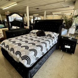 Jr Furniture - Queen Size Velvet Bed