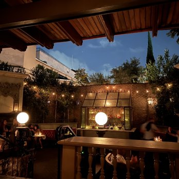 No Vacancy - Outdoor patio - Cocktail Bars Near Me - Los Angeles, California