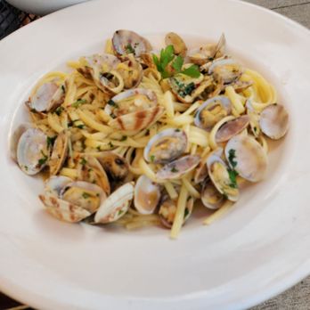 Via Roma - Linguine Vongole - Italian Near Me - Des Plaines, Illinois