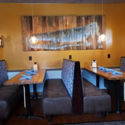 Nice decor in dining room Nice decor in dining room