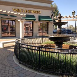 Wells Fargo Bank - Water fountain in front of the bank