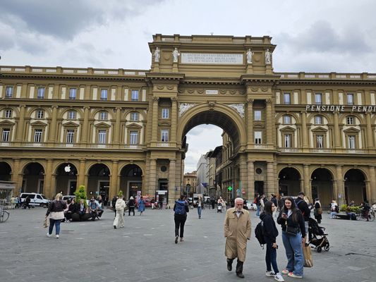 Piazza della Repubblica by null
