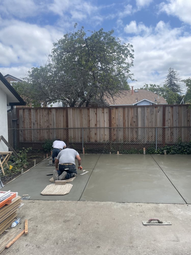 Slide of Contractors Pros