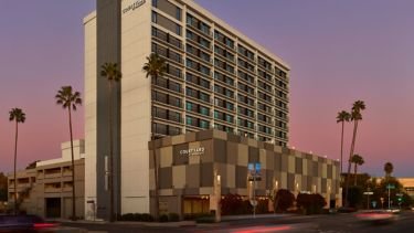 Courtyard by Marriott Los Angeles Sherman Oaks