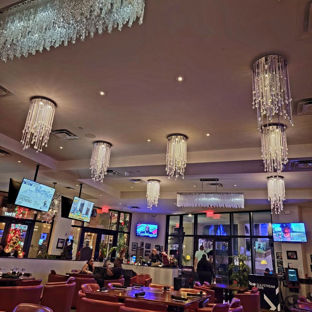 Christine Lee's - Pretty empty for Christmas week - Asian Fusion Near Me - Hallandale Beach, Florida Christine Lee's - Pretty empty for Christmas week - Asian Fusion Near Me - Hallandale Beach, Florida