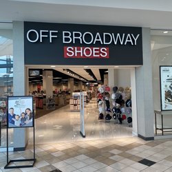 Off Broadway Shoe Warehouse - Entrance