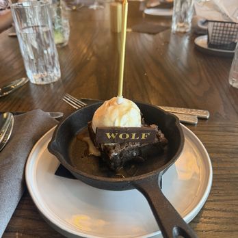 Wolf by Vanderpump at Caesars Republic Scottsdale - Ice cream and brownie - Cocktail Bars Near Me - Scottsdale, Arizona Wolf by Vanderpump at Caesars Republic Scottsdale - Ice cream and brownie - Cocktail Bars Near Me - Scottsdale, Arizona