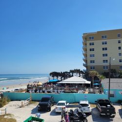 Sea Vista Motel & Tiki Bar