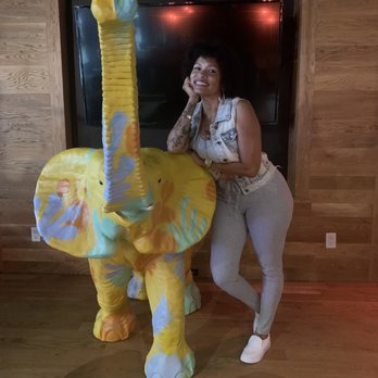 Hotel RL Brooklyn - I just had to take a photo with my friend lol - Hotels Near Me - Brooklyn, New York