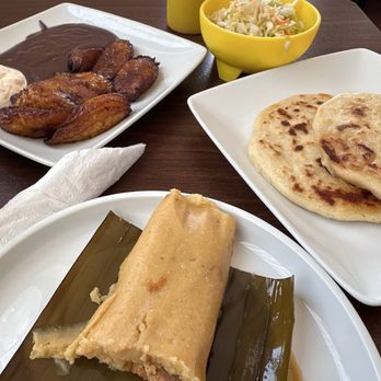 El Pulgarcito Restaurant - Salvadoran Near Me - Bakersfield, California El Pulgarcito Restaurant - Salvadoran Near Me - Bakersfield, California