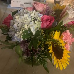 Billy Heroman's Flowers & Gifts Plantscaping - So beautiful! Exactly what I ordered!