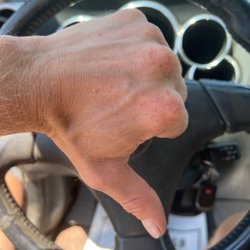 SpeeDee Oil Change & Auto Service - Thumbs down