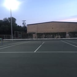 Pleasant Oaks Recreation Center - Nice courts