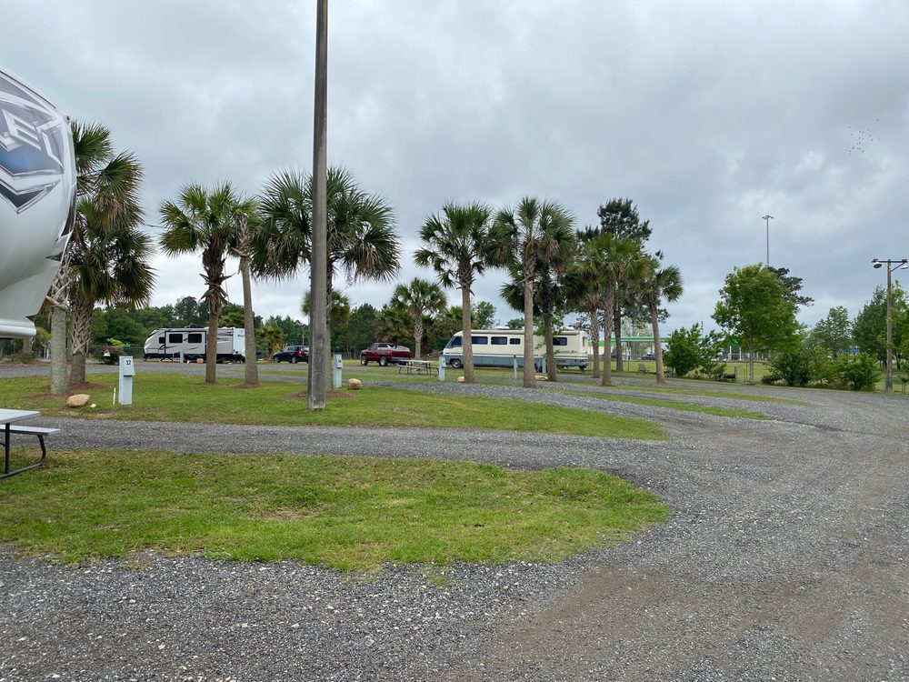 A STONE’S THROW RV PARK Updated September 2024 97 Cumberland Dr