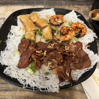 King Com Tam - Banh Hoi with grilled pork, grilled shrimp, and bean curd shrimp - Vietnamese Near Me - San Gabriel, California King Com Tam - Banh Hoi with grilled pork, grilled shrimp, and bean curd shrimp - Vietnamese Near Me - San Gabriel, California