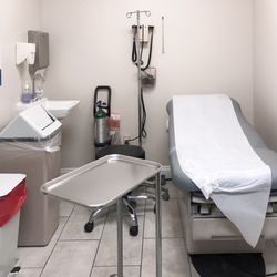 Luu Loi, MD - Patient Room