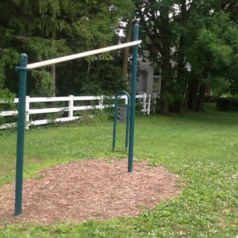 Thompson Park - Workout station. - Parks Near Me - Upper Arlington, Ohio Thompson Park - Workout station. - Parks Near Me - Upper Arlington, Ohio