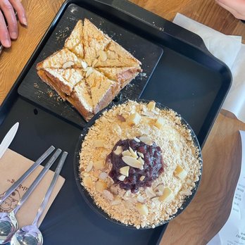 Sulbing - Injeolmi toast and red bean injealmi bingsu - Desserts Near Me - Santa Clara, California Sulbing - Injeolmi toast and red bean injealmi bingsu - Desserts Near Me - Santa Clara, California