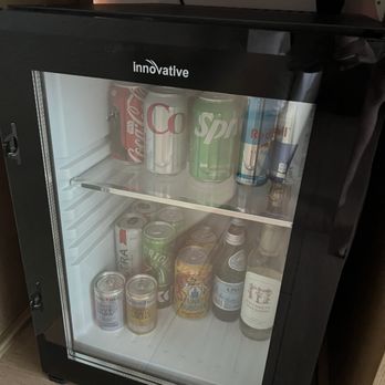 Kimpton EPIC Hotel - Expensive drinks - Hotels Near Me - Miami, Florida