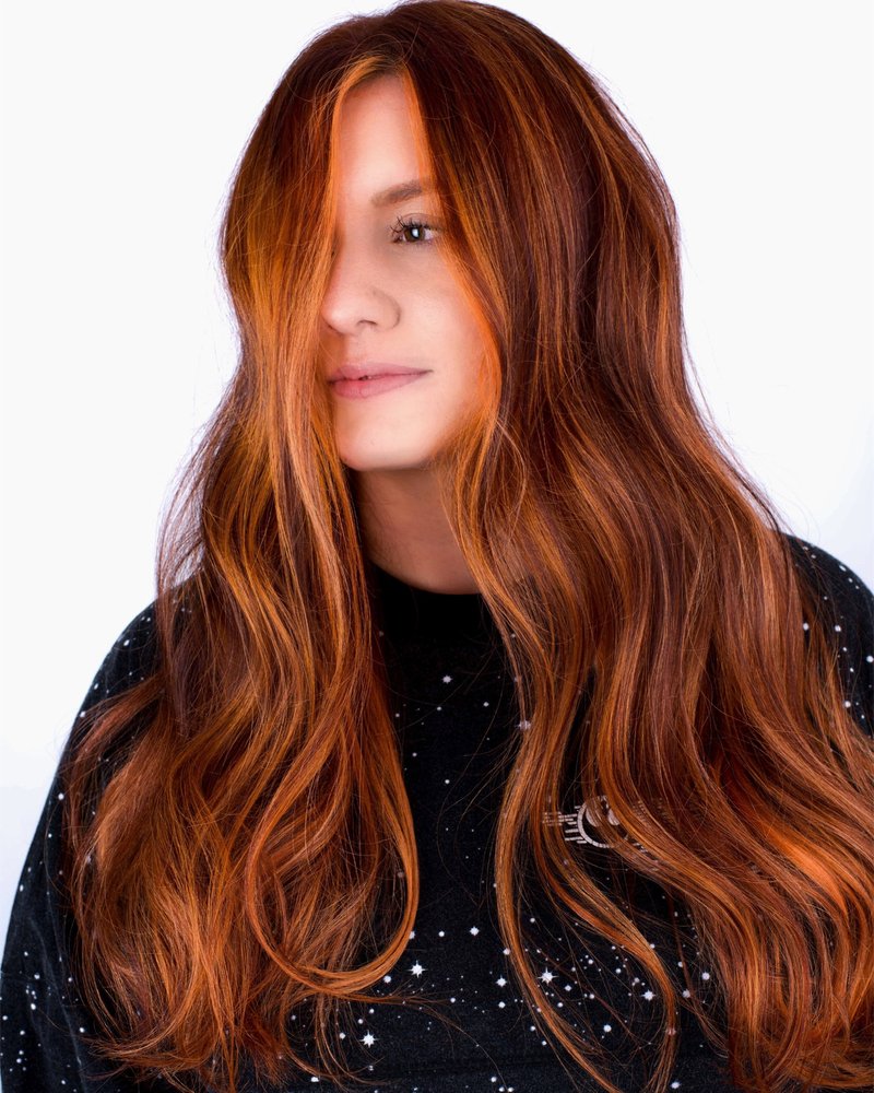 Lindsey King at Studiokingshair Logo