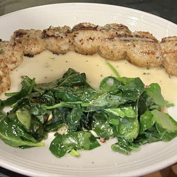Carrabba's Italian Grill - Scallops and spinach - Italian Near Me - Sarasota, Florida Carrabba's Italian Grill - Scallops and spinach - Italian Near Me - Sarasota, Florida