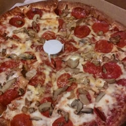 Jilliano's Pizzeria - Yum..good old Pepperoni&mushroom!