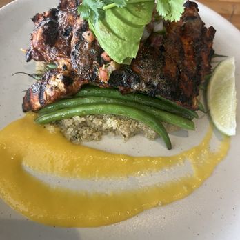 Moxies - Chipotle Mango Chicken - Cocktail Bars Near Me - Houston, Texas
