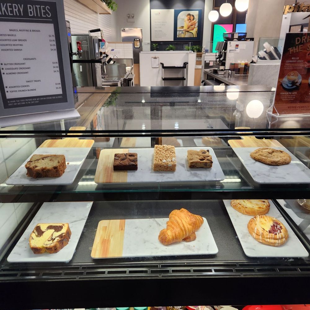 Capital One Café - Banks & Credit Unions Near Me - Chicago, Illinois