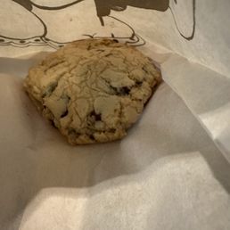 Not the best pic, tried to show the cookie while navigating the room. Not the best pic, tried to show the cookie while navigating the room.
