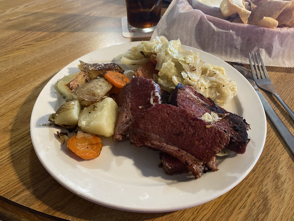 CLANCY’S IRISH SPORTS PUB Updated September 2024 74 Photos & 94