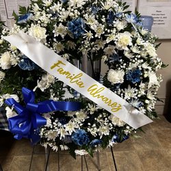Sally's Flowers - Customized round wreath