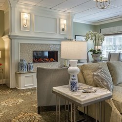 Chambrel of Williamsburg - AL2 Living Room