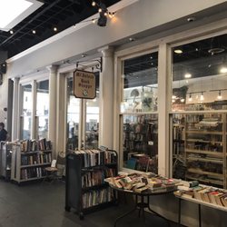 McIntosh Book Shoppe - Front entrance