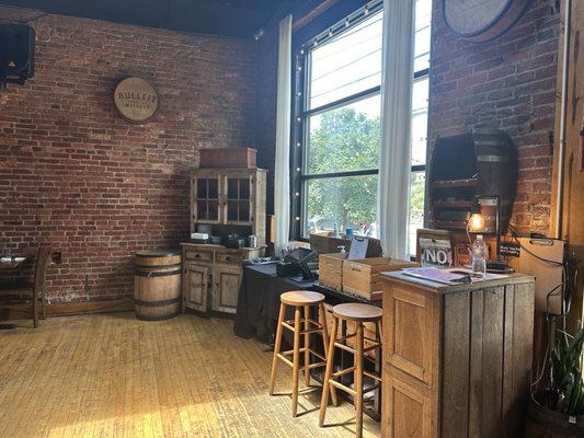 Urban Saloon by null