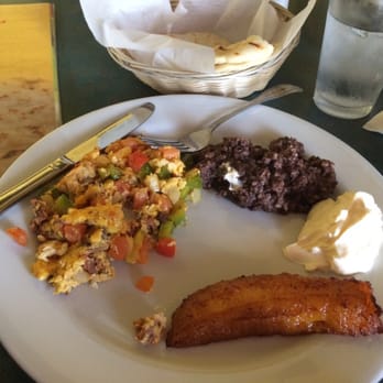 Con Sabor Restaurant - Huevo con chorizo, plátano, casamiento, crema y tortillas hechas a mano! - Latin American Near Me - Los Angeles, California Con Sabor Restaurant - Huevo con chorizo, plátano, casamiento, crema y tortillas hechas a mano! - Latin American Near Me - Los Angeles, California