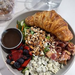 The Croissanterie - The Croissanterie Salad