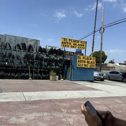 El Flaco Auto Glass - While we waited this was the view. Very nice customer service