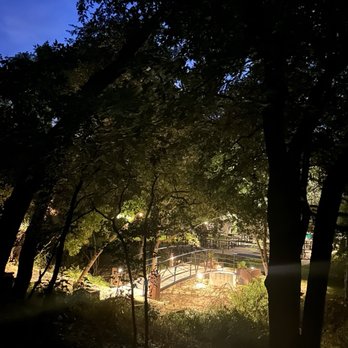 Wimberley Inn + Bar - Hotels Near Me - Wimberley, Texas