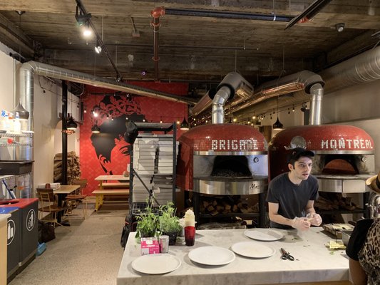 Brigade pizzeria Montreal (Stanley) by null