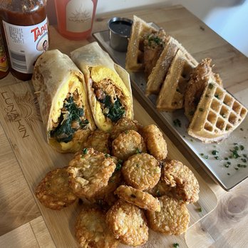 Lunakin Café - Breakfast burrito, refresher, chicken and waffles - Breakfast & Brunch Near Me - Las Vegas, Nevada