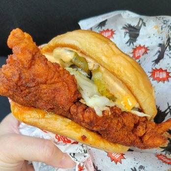 Howlin' Ray's - The Sando (Medium Heat) - Southern Near Me - Los Angeles, California Howlin' Ray's - The Sando (Medium Heat) - Southern Near Me - Los Angeles, California