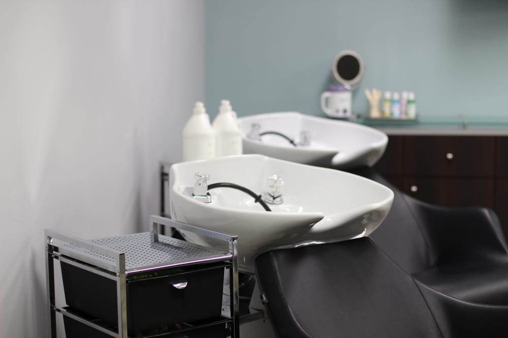 A SLIGHT EDGE SALON Updated June 2024 14 Photos 20 Elm St